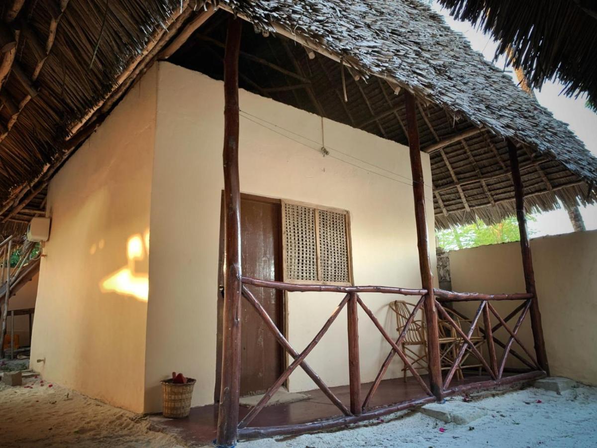 Mohammed Bungalows And Restaurant มาเทมวu ภายนอก รูปภาพ