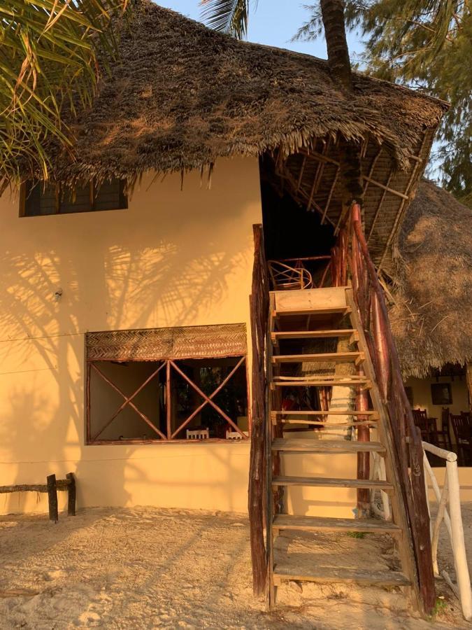 Mohammed Bungalows And Restaurant มาเทมวu ภายนอก รูปภาพ