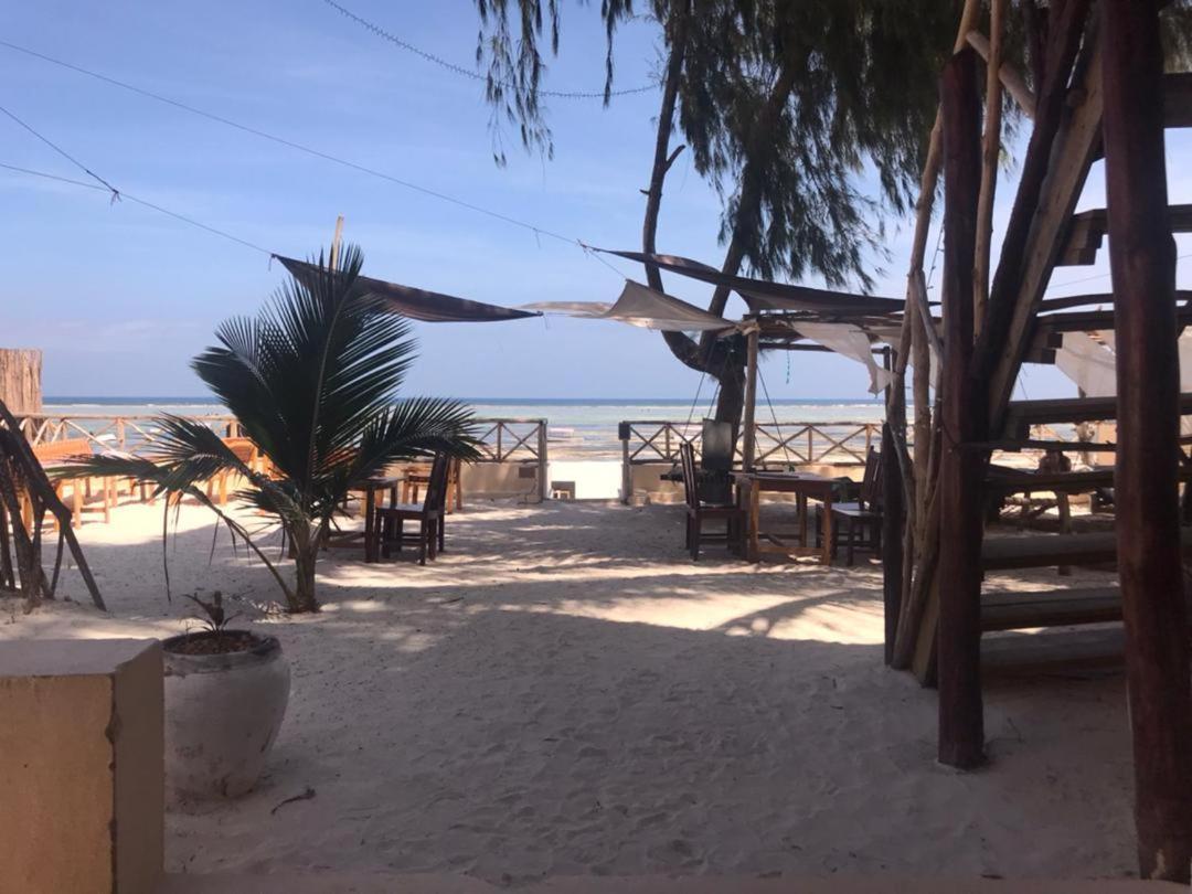 Mohammed Bungalows And Restaurant มาเทมวu ภายนอก รูปภาพ