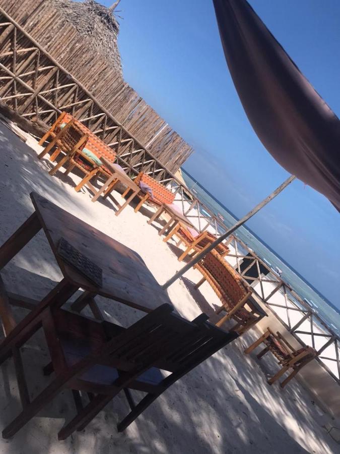 Mohammed Bungalows And Restaurant มาเทมวu ภายนอก รูปภาพ