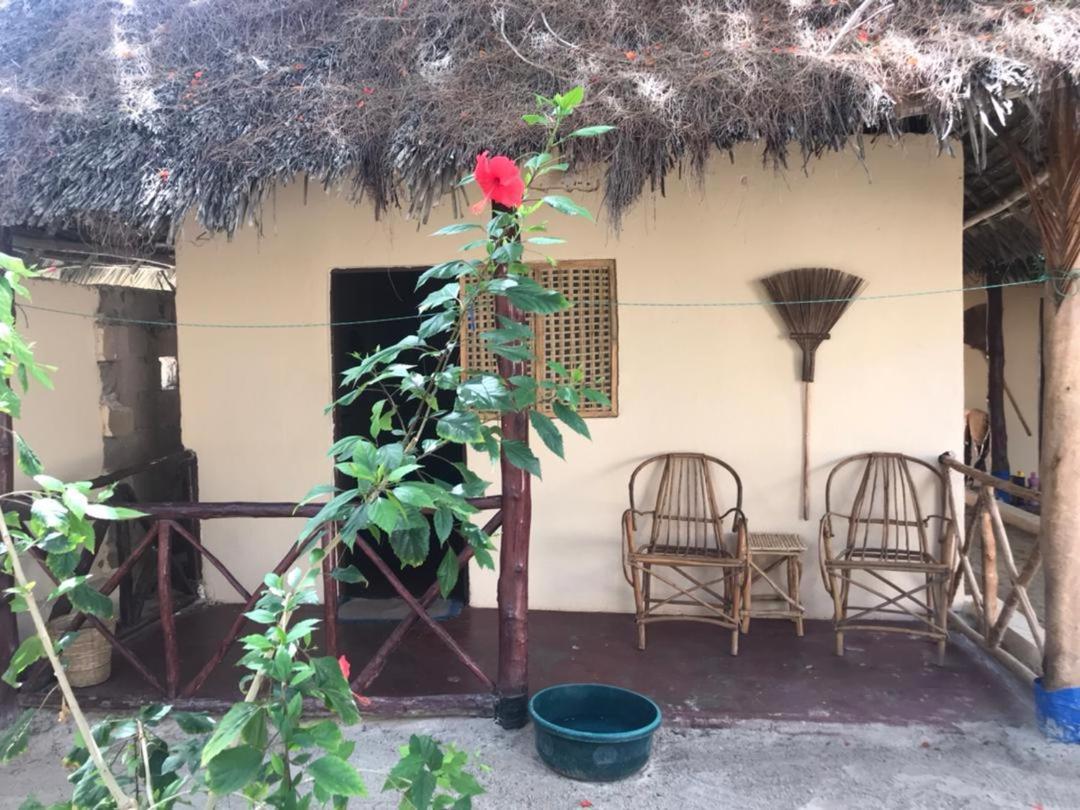 Mohammed Bungalows And Restaurant มาเทมวu ภายนอก รูปภาพ